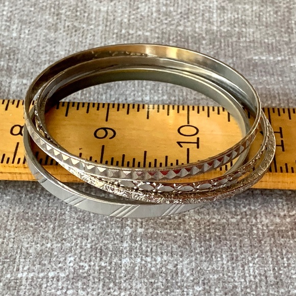 Assorted bangles, metal bracelets, silver - Picture 5 of 11